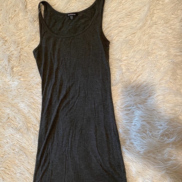 Gorgeous Le Chateau dress - Picture 2 of 4